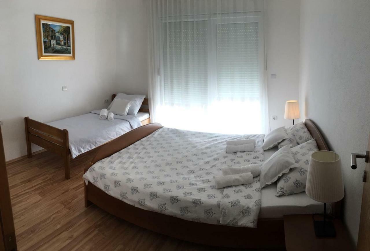 Apartments Marta Duće Buitenkant foto