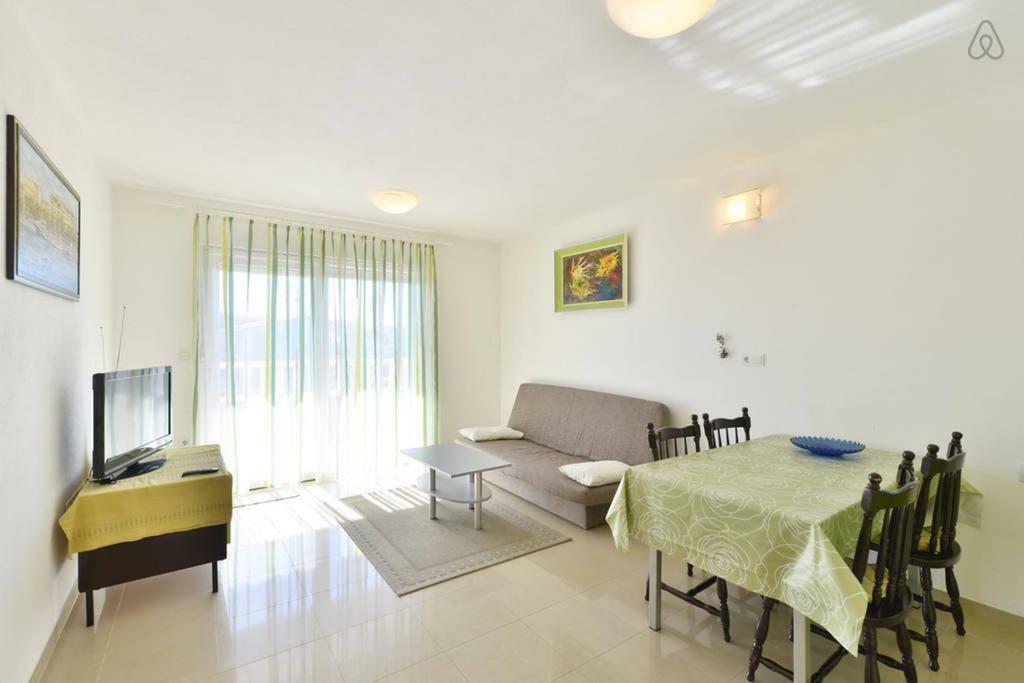 Apartments Marta Duće Buitenkant foto